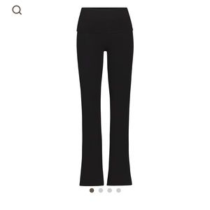 Skims fold over pant